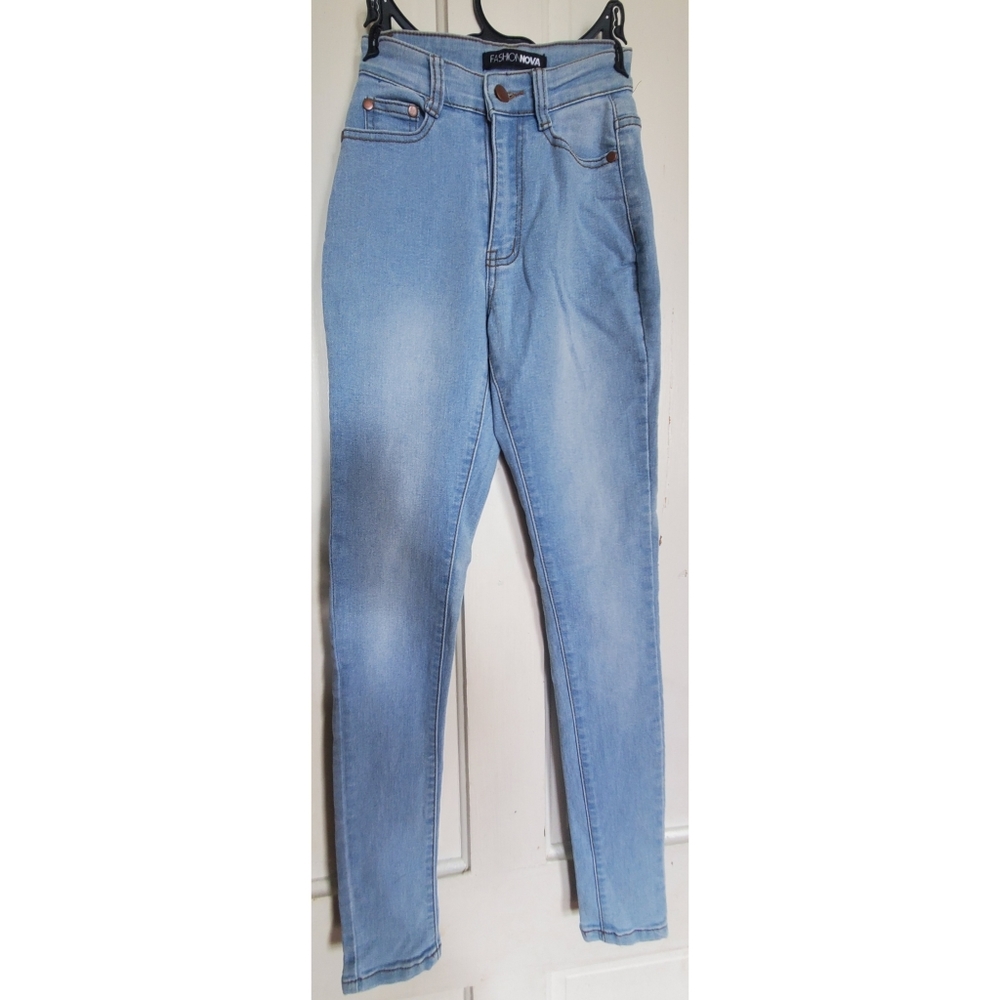 Fashion Nova Jeans Size 0